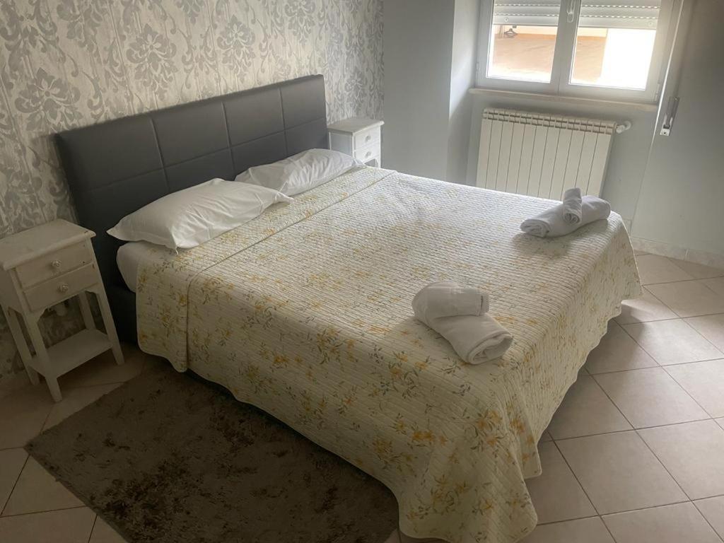 Airport Apartment Alloggio Turistico T&C Fiumicino Esterno foto